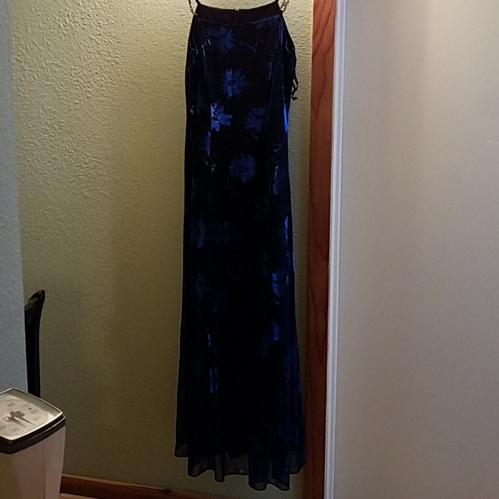 Evening Dress Reflective Floral Gown